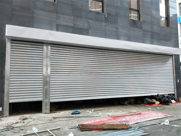 大型抗風(fēng)門